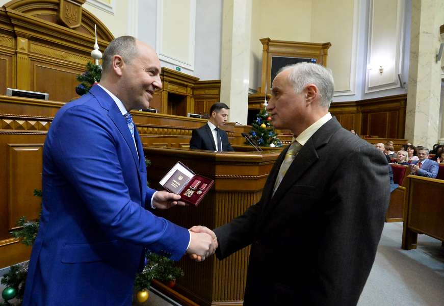 «Жодна реформа не могла б пройти без рішень Верховної Ради України, і Апарат бере важливу безпосередню участь у їх підготовці», - Голова Верховної Ради Андрій Парубій «Жодна реформа не могла б пройти без рішень Верховної Ради України, і Апарат бере важливу безпосередню участь у їх підготовці», - Голова Верховної Ради Андрій Парубій